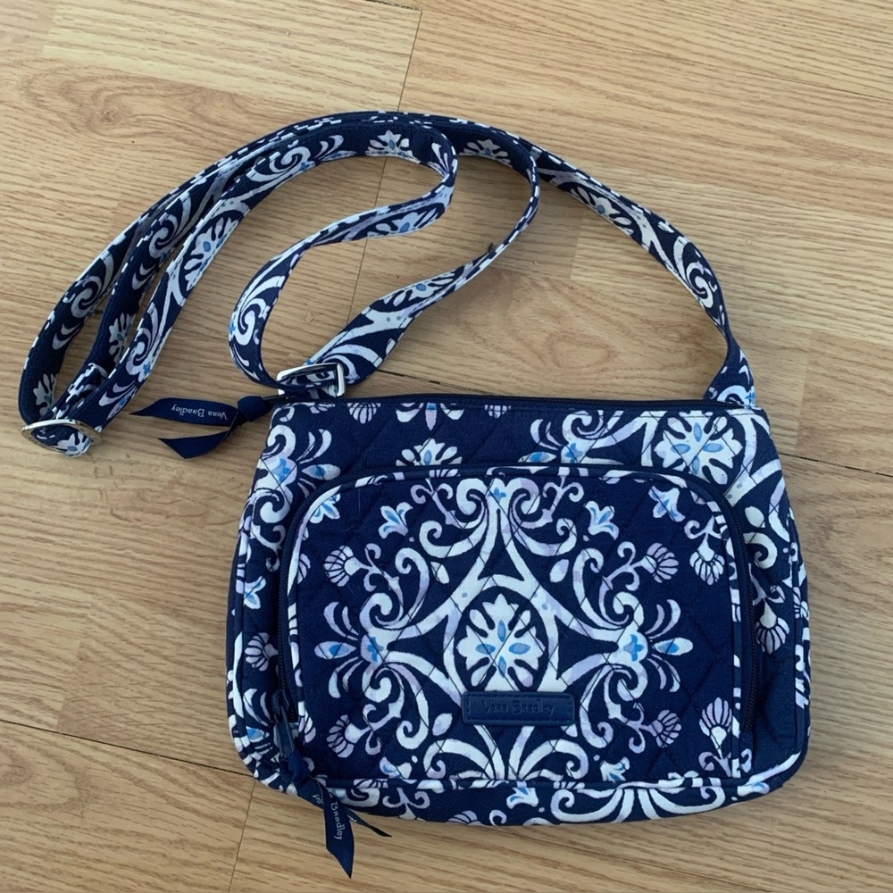 Vera Bradley Crossbody Wallet Purse Floral Print Washable Blue Zipp Packet NWOT